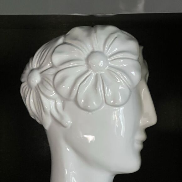 DAISY Head Face Ceramic Bust Figural Statue Figurine White Floral Etched Elegant - Picture 4 of 17